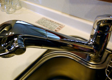 一般住宅のキッチン水栓金具研磨再生後