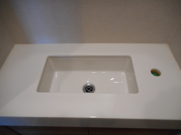 ホテル・旅館の人工大理石手洗器研磨再生後